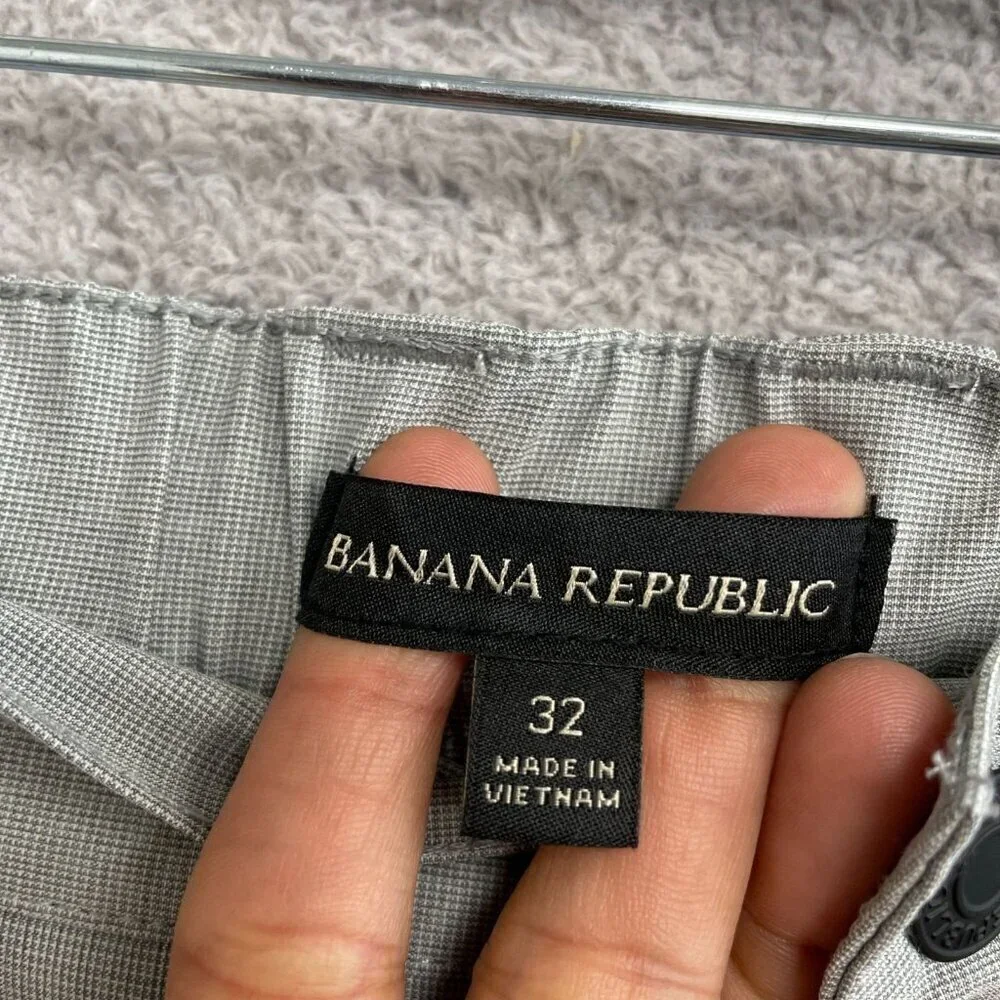 NWOT Banana Republic Men's Size 32 Gray Shorts Polyester & Cotton Casual